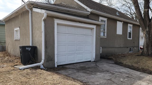 735 14th Street N, Fargo, ND 58102