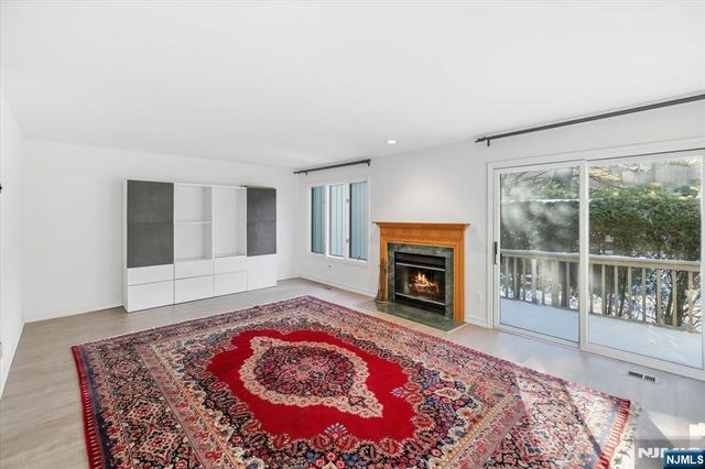 580 Laramie Lane, Mahwah, NJ 07430