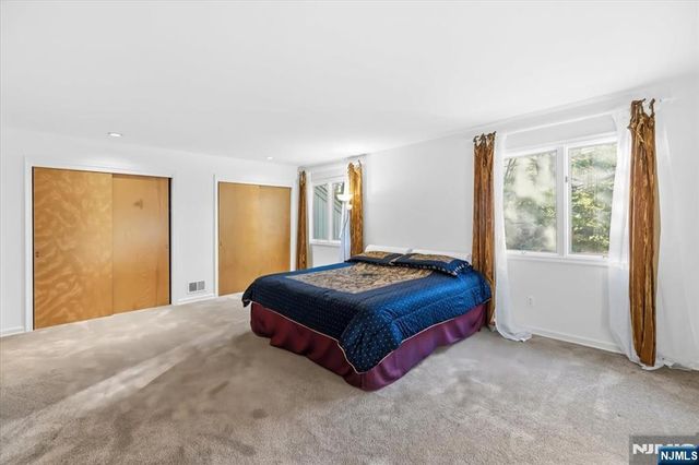 580 Laramie Lane, Mahwah, NJ 07430