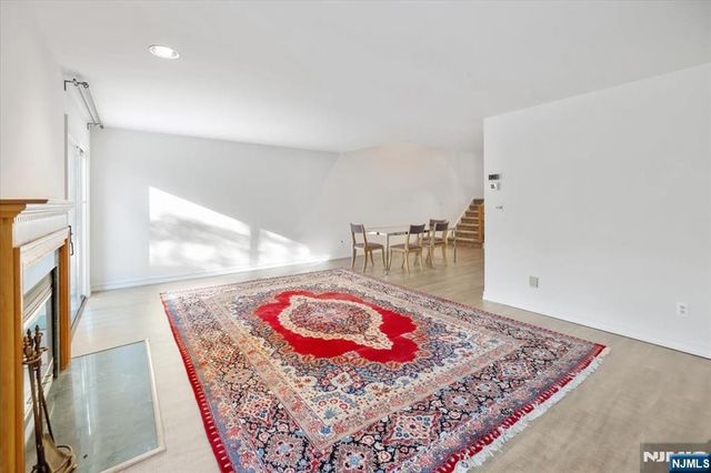 580 Laramie Lane, Mahwah, NJ 07430