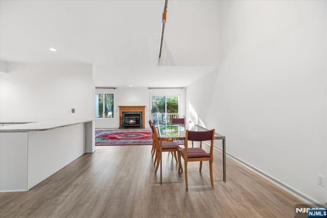 580 Laramie Lane, Mahwah, NJ 07430