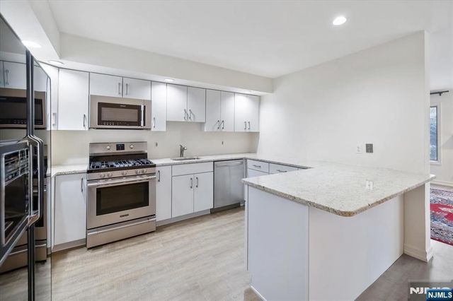 580 Laramie Lane, Mahwah, NJ 07430