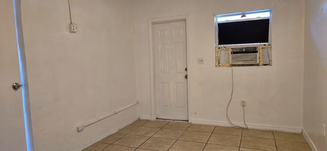 112 Newton Road, West Park, FL 33023