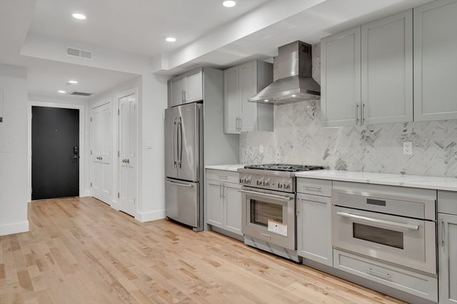 50 Hichborn 408, Boston, MA 02135