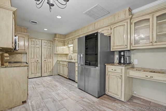 1712 Valley Road, Sapulpa, OK 74066