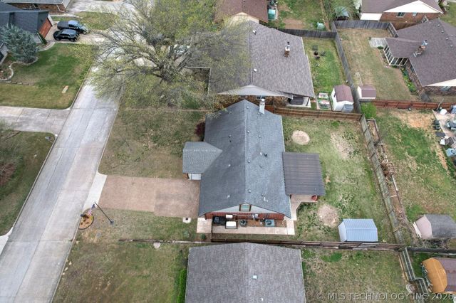 1712 Valley Road, Sapulpa, OK 74066