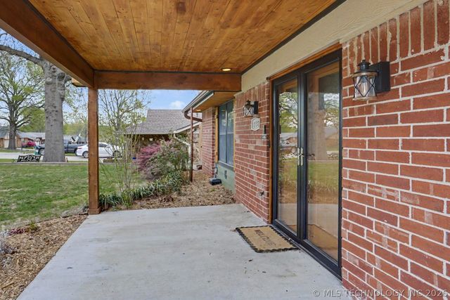 1712 Valley Road, Sapulpa, OK 74066