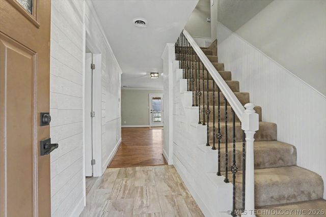 1712 Valley Road, Sapulpa, OK 74066