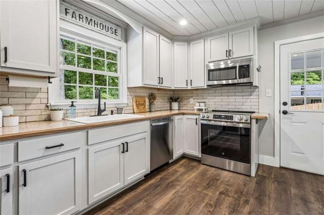 445 Christopher Drive, Gainesville, GA 30501