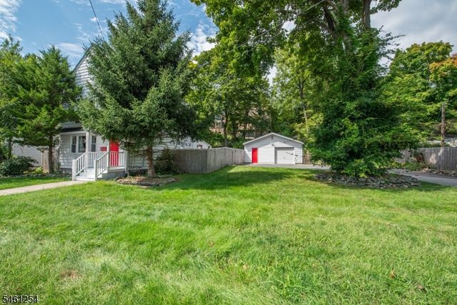 39 Fredericks St, Wanaque Boro, NJ 07465