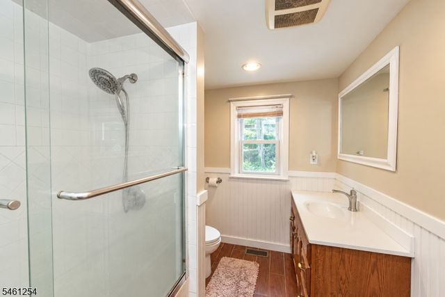 39 Fredericks St, Wanaque Boro, NJ 07465