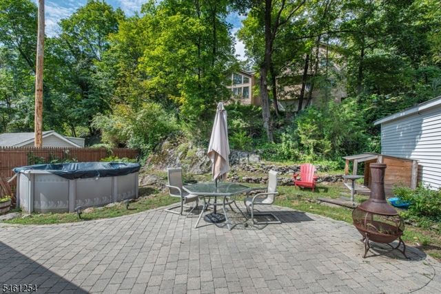 39 Fredericks St, Wanaque Boro, NJ 07465