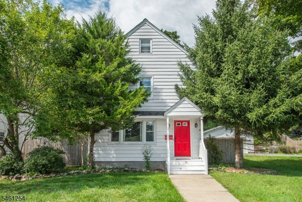 39 Fredericks St, Wanaque Boro, NJ 07465