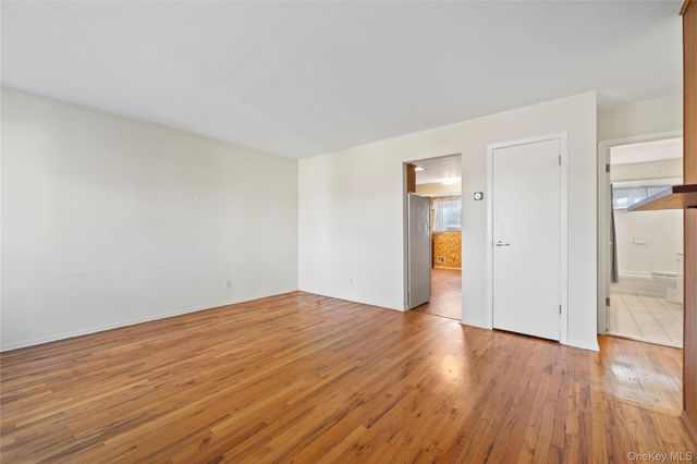 696 Bohemia Parkway, Sayville, NY 11782