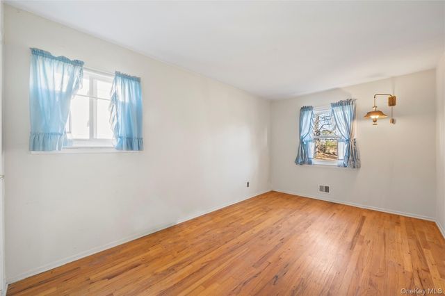 696 Bohemia Parkway, Sayville, NY 11782