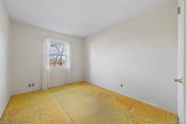 696 Bohemia Parkway, Sayville, NY 11782