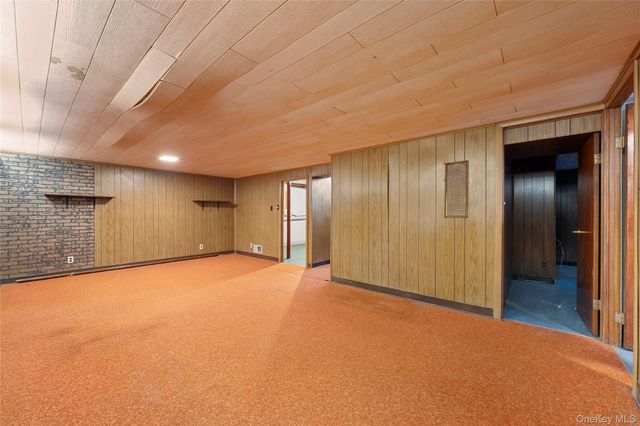 696 Bohemia Parkway, Sayville, NY 11782