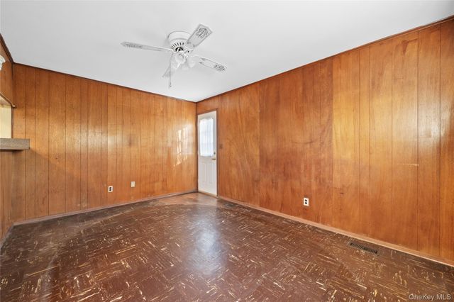 696 Bohemia Parkway, Sayville, NY 11782