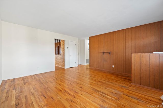 696 Bohemia Parkway, Sayville, NY 11782