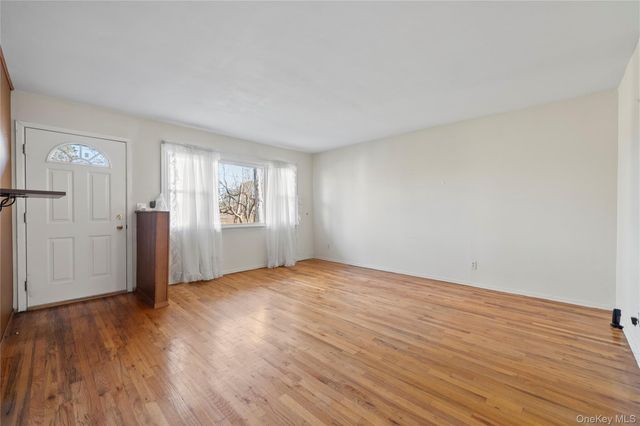 696 Bohemia Parkway, Sayville, NY 11782