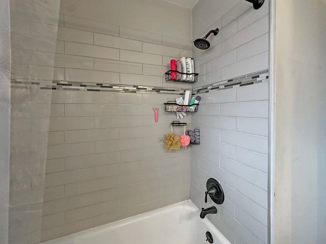 14522 S Marquette Avenue, Burnham, IL 60633