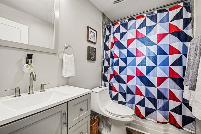 8241 Georgianna Drive, Cincinnati, OH 45239