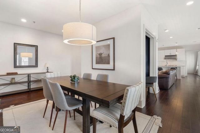 301 Canton Way, Roswell, GA 30075