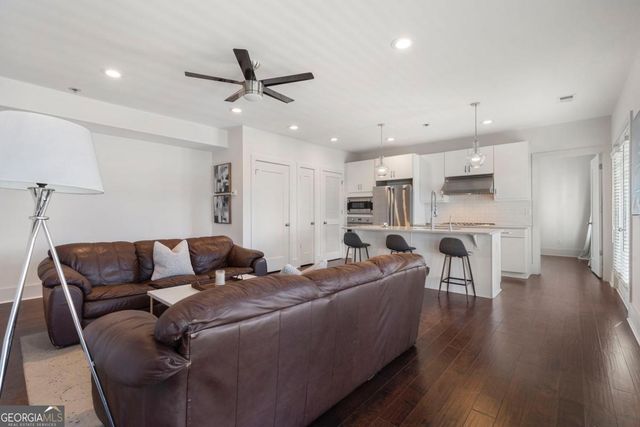 301 Canton Way, Roswell, GA 30075