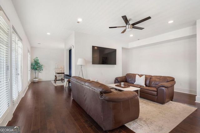 301 Canton Way, Roswell, GA 30075