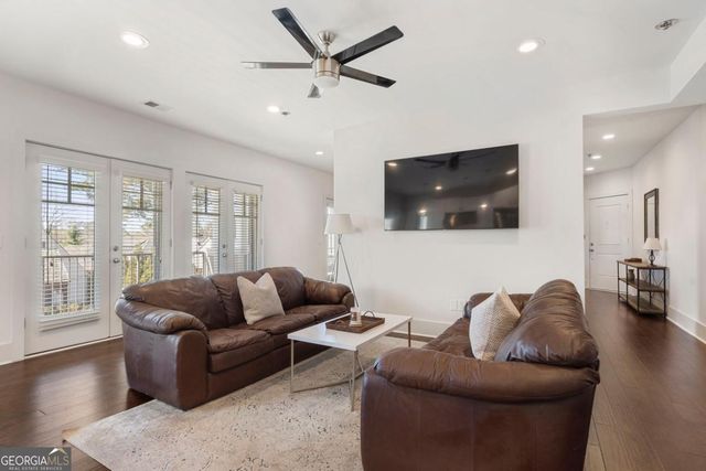 301 Canton Way, Roswell, GA 30075