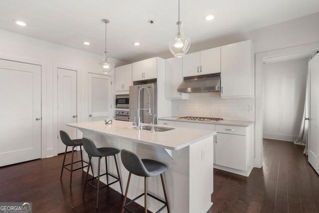 301 Canton Way, Roswell, GA 30075