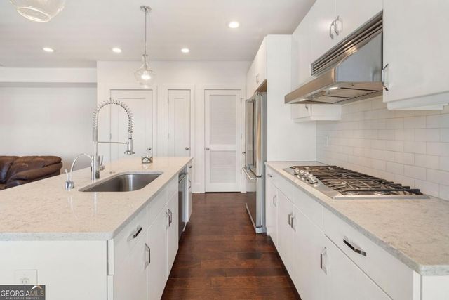 301 Canton Way, Roswell, GA 30075