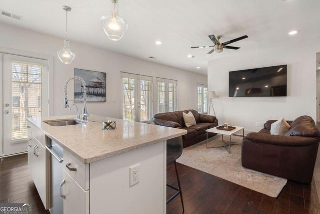 301 Canton Way, Roswell, GA 30075