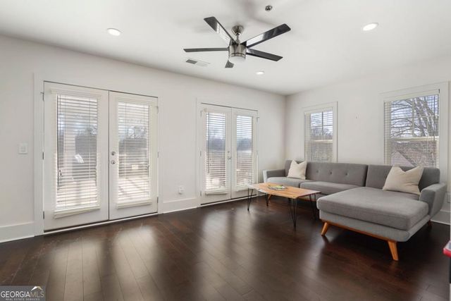 301 Canton Way, Roswell, GA 30075