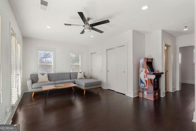 301 Canton Way, Roswell, GA 30075