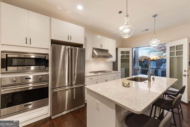 301 Canton Way, Roswell, GA 30075