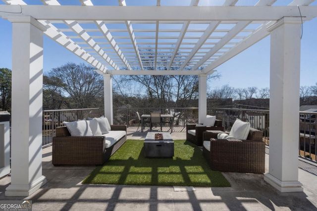 301 Canton Way, Roswell, GA 30075