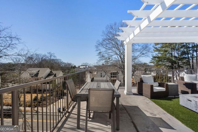 301 Canton Way, Roswell, GA 30075