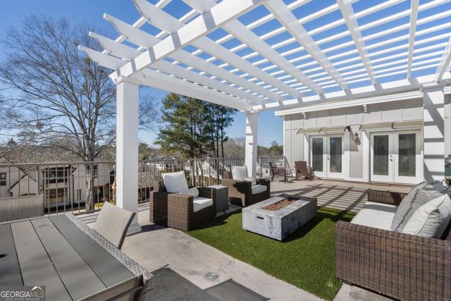 301 Canton Way, Roswell, GA 30075