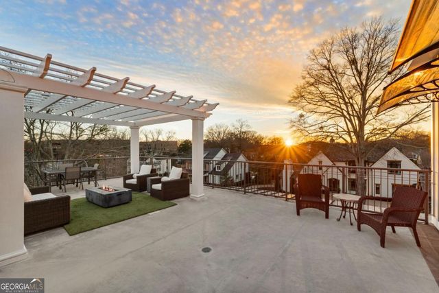 301 Canton Way, Roswell, GA 30075