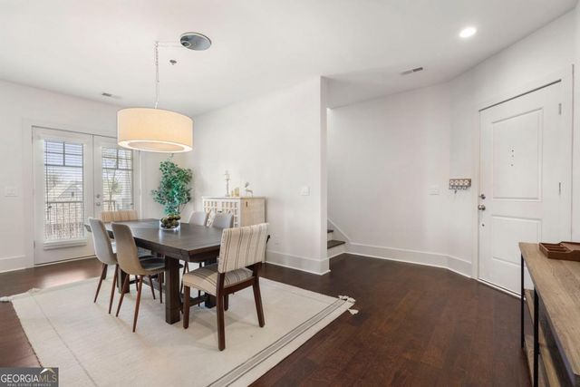 301 Canton Way, Roswell, GA 30075