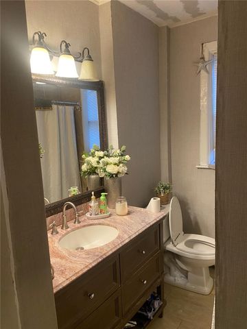 20 Violet Street, Providence, RI 02908