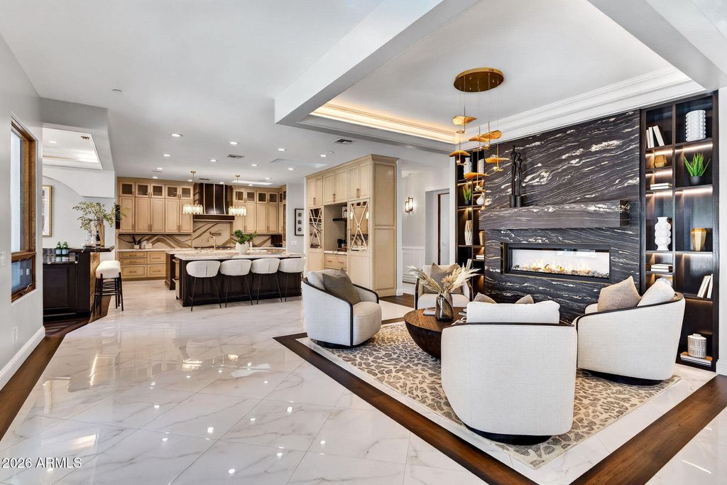 Image 10 of property listing at 6500 E FANFOL Drive, Paradise Valley, AZ 85253