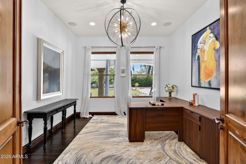 Image 37 of property listing at 6500 E FANFOL Drive, Paradise Valley, AZ 85253
