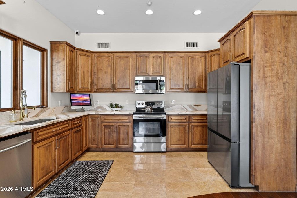 Image 39 of property listing at 6500 E FANFOL Drive, Paradise Valley, AZ 85253