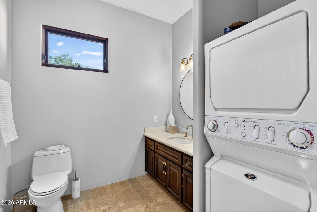 Image 43 of property listing at 6500 E FANFOL Drive, Paradise Valley, AZ 85253