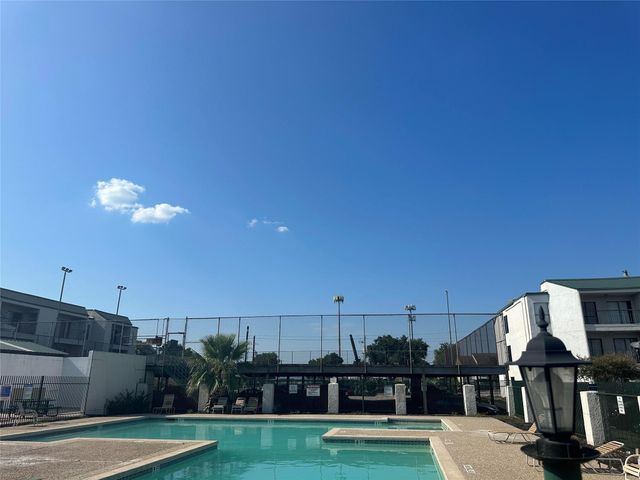 2820 S Bartell Drive 2, Houston, TX 77054