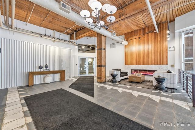 360 W Illinois Street 607, Chicago, IL 60654