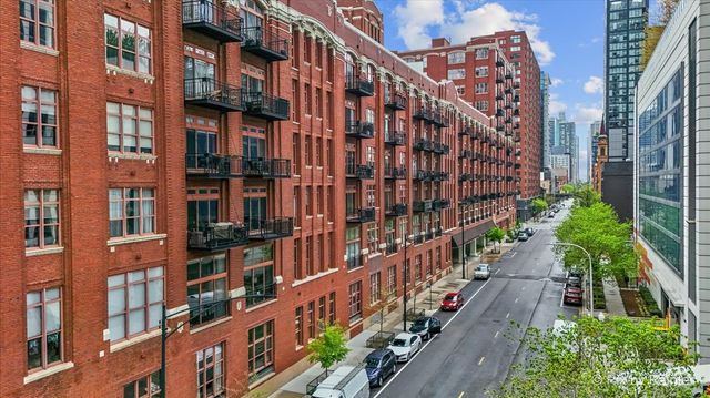 360 W Illinois Street 607, Chicago, IL 60654