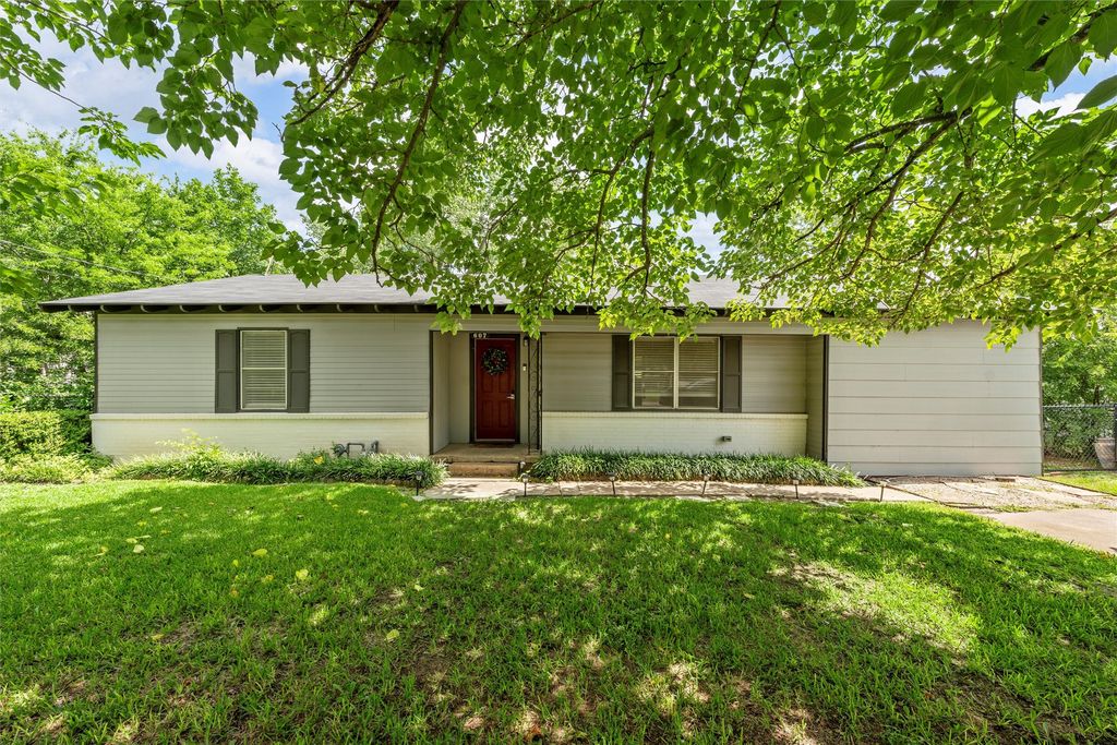 607 E Pine Street, West, TX 76691
